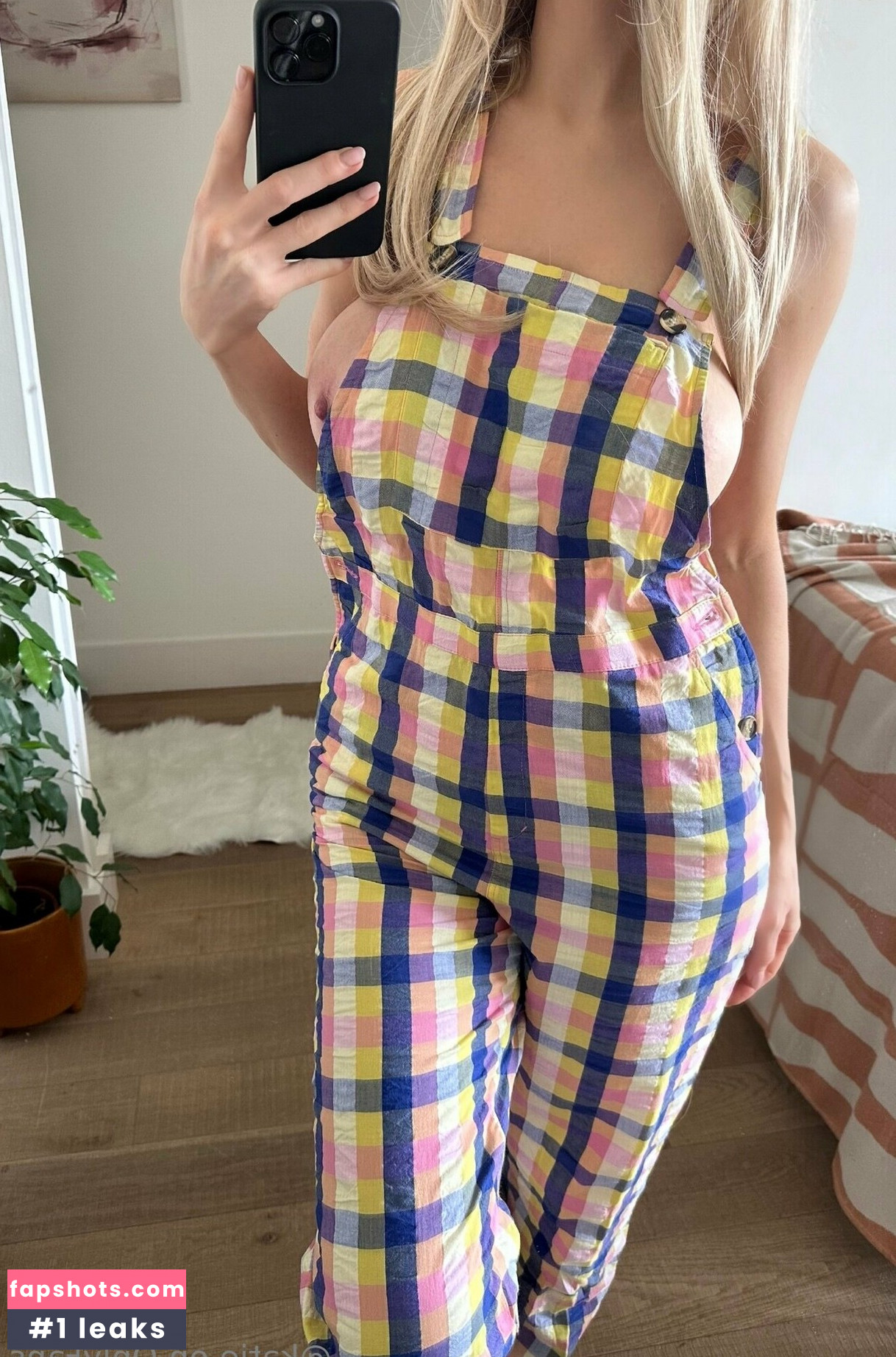 KatieGcups gallery photo #44