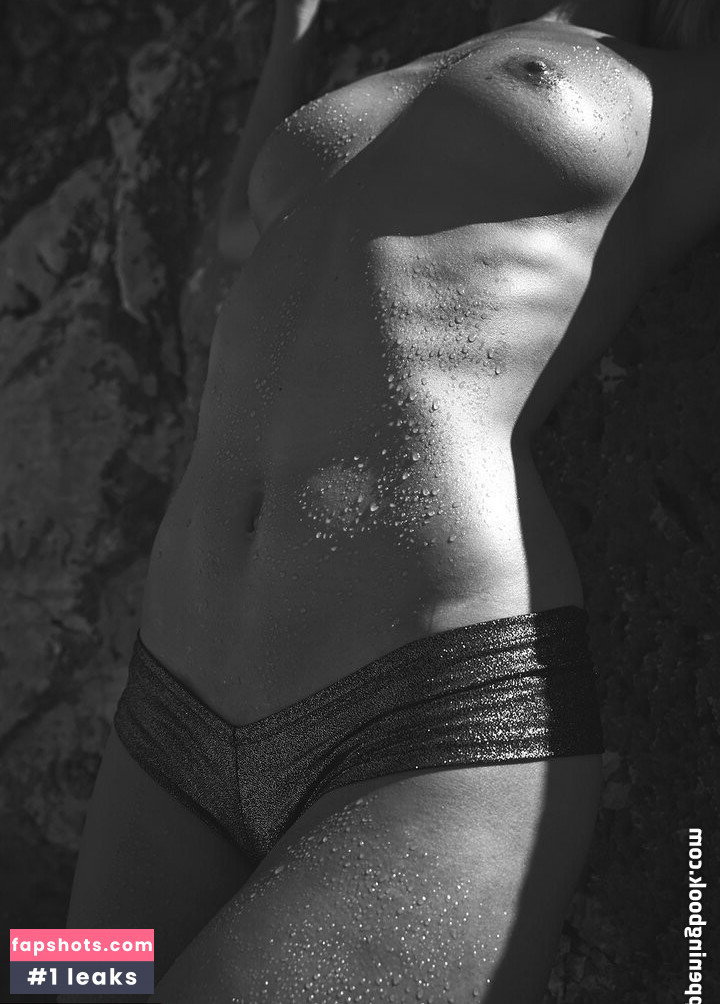 Katja Kühne gallery photo #11