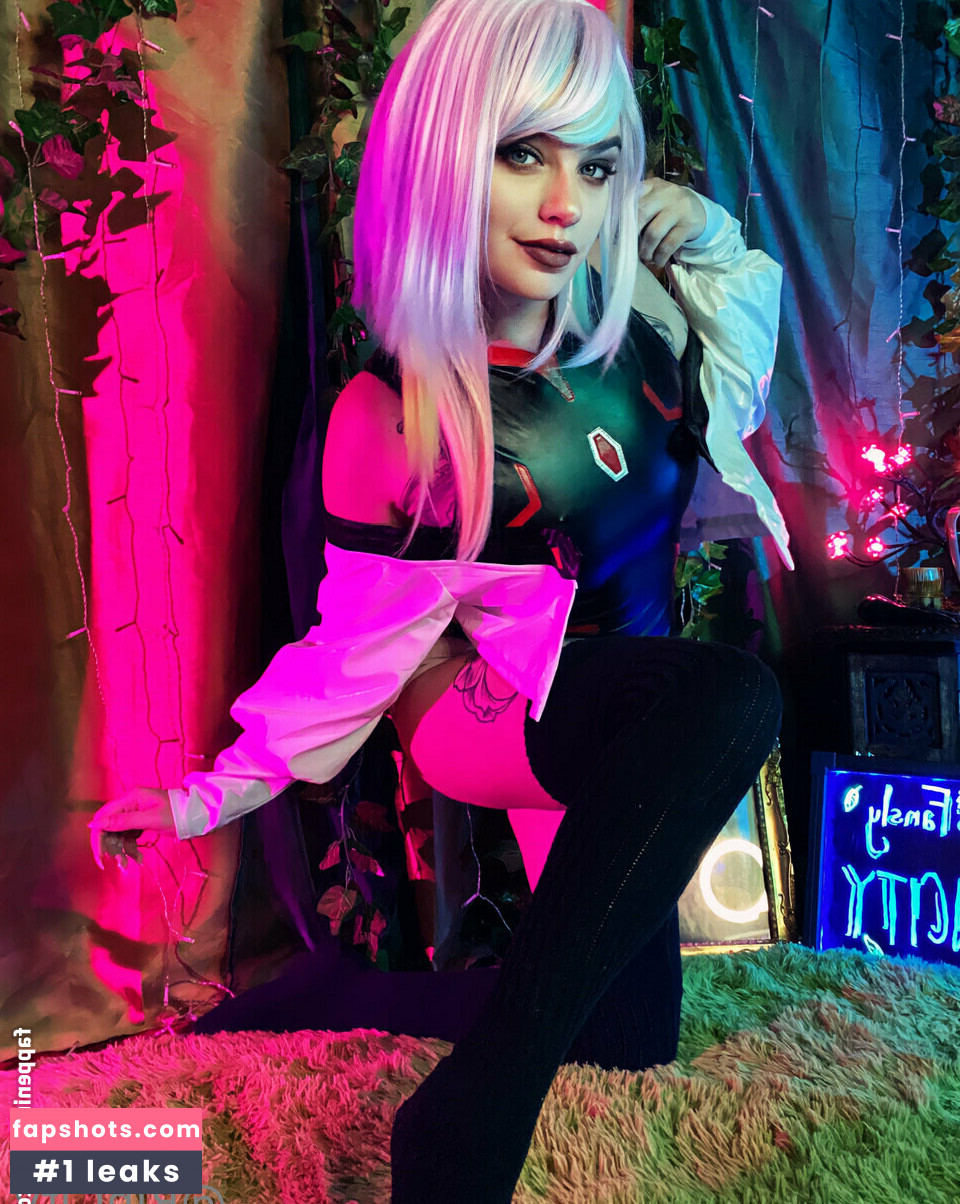 Katrina Wilkinson gallery photo #74