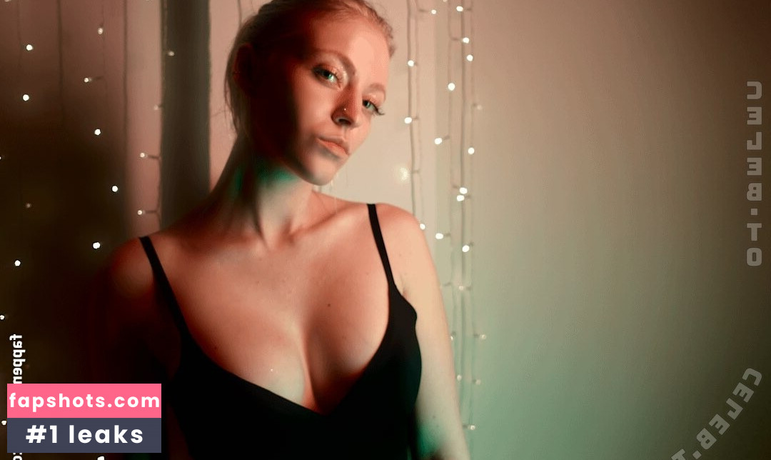 Katrine ASMR gallery photo #2