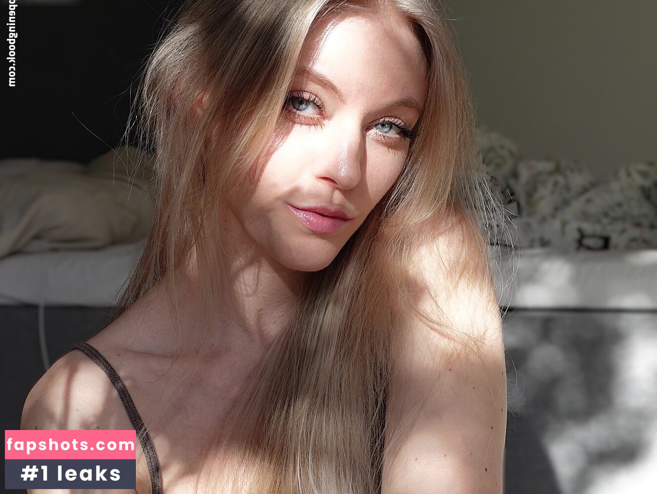 Katrine ASMR gallery photo #12