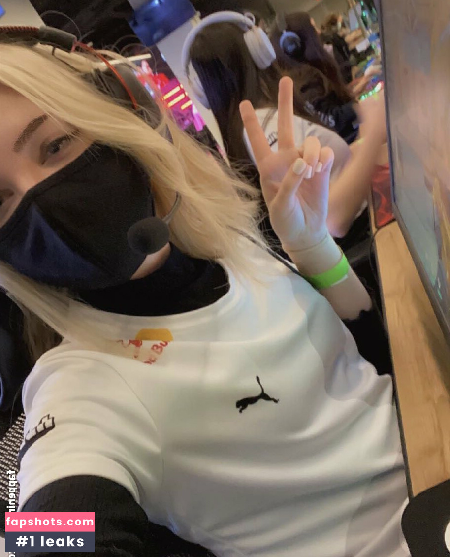 katsumifps Nude Leaks OnlyFans Photos #2 - LeakJerk