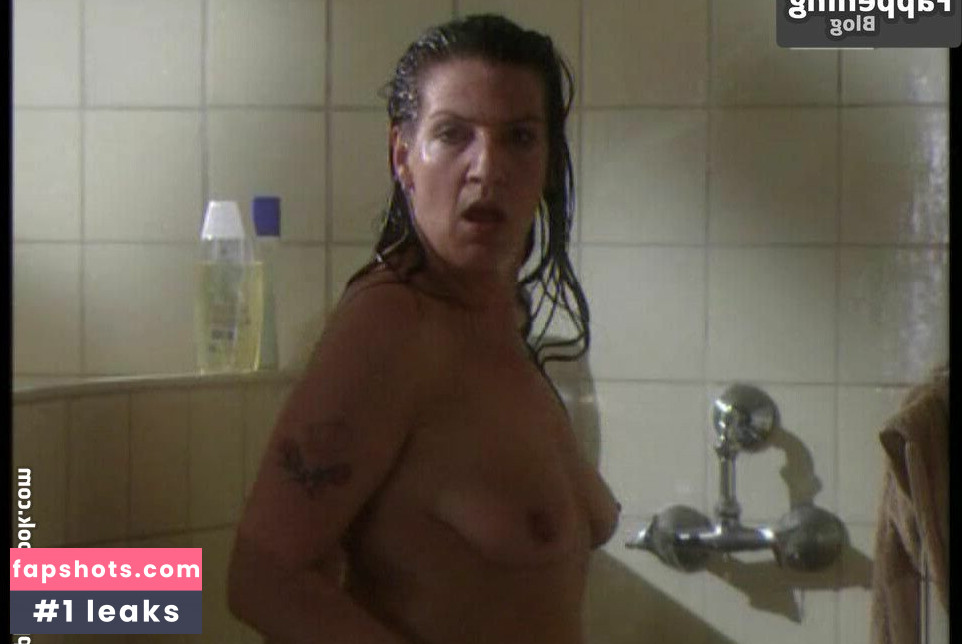 Katy Karrenbauer gallery photo #5