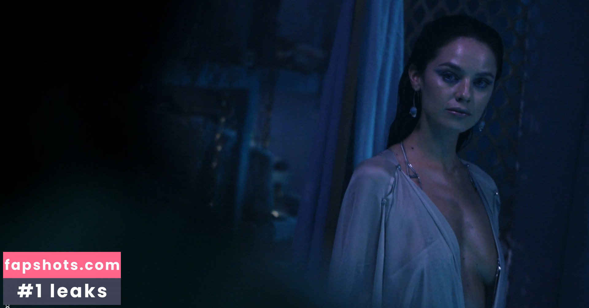 Katy Louise Saunders gallery photo #3