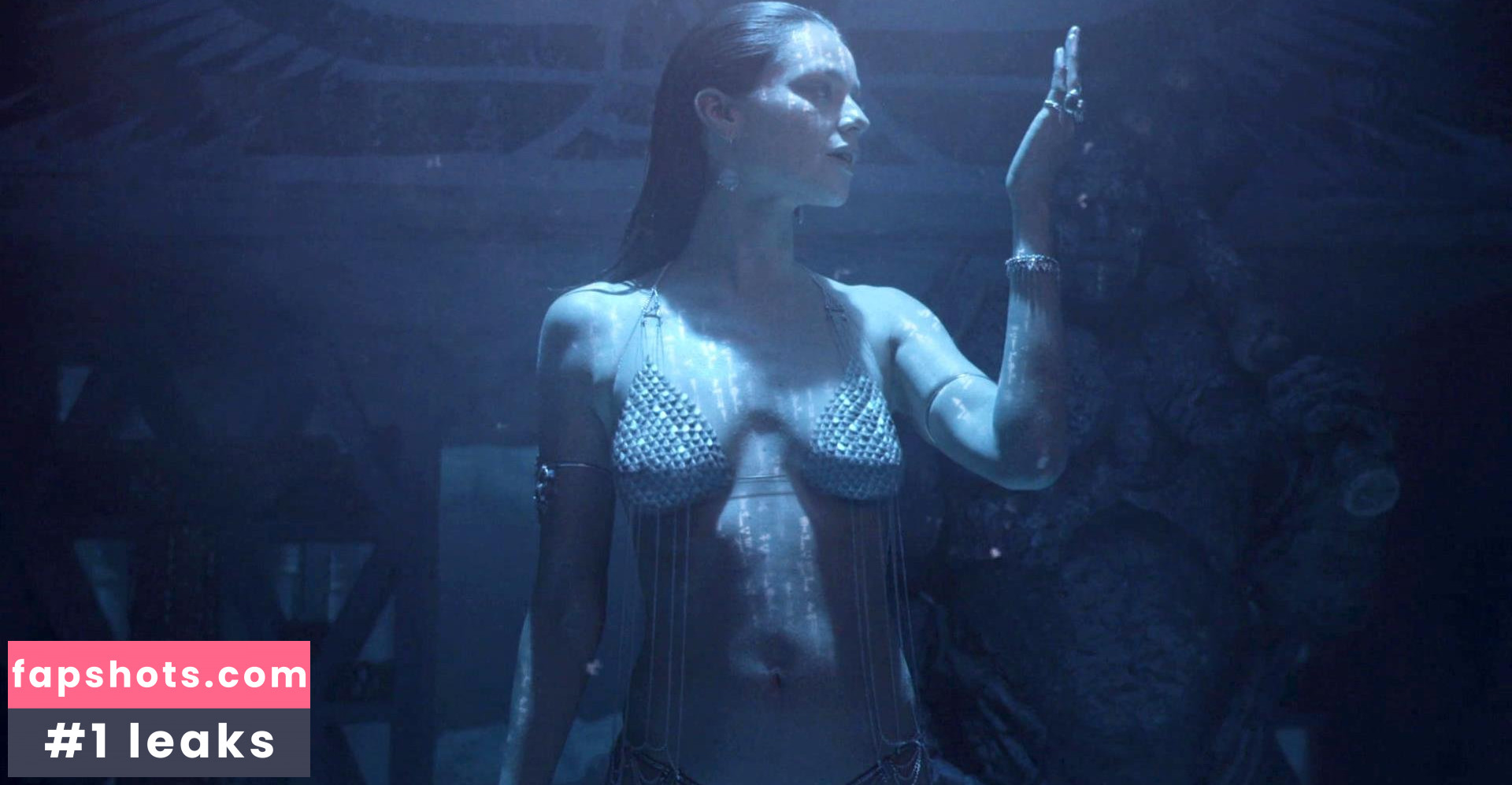 Katy Louise Saunders gallery photo #22