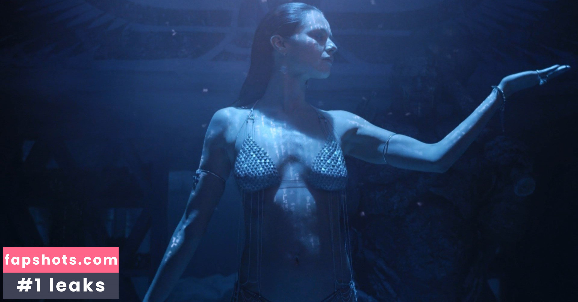 Katy Louise Saunders gallery photo #8