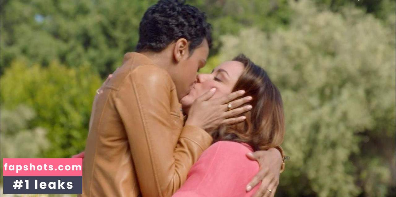 Katy Mixon gallery photo #30