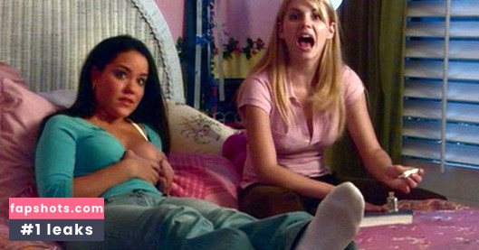 Katy Mixon gallery photo #33