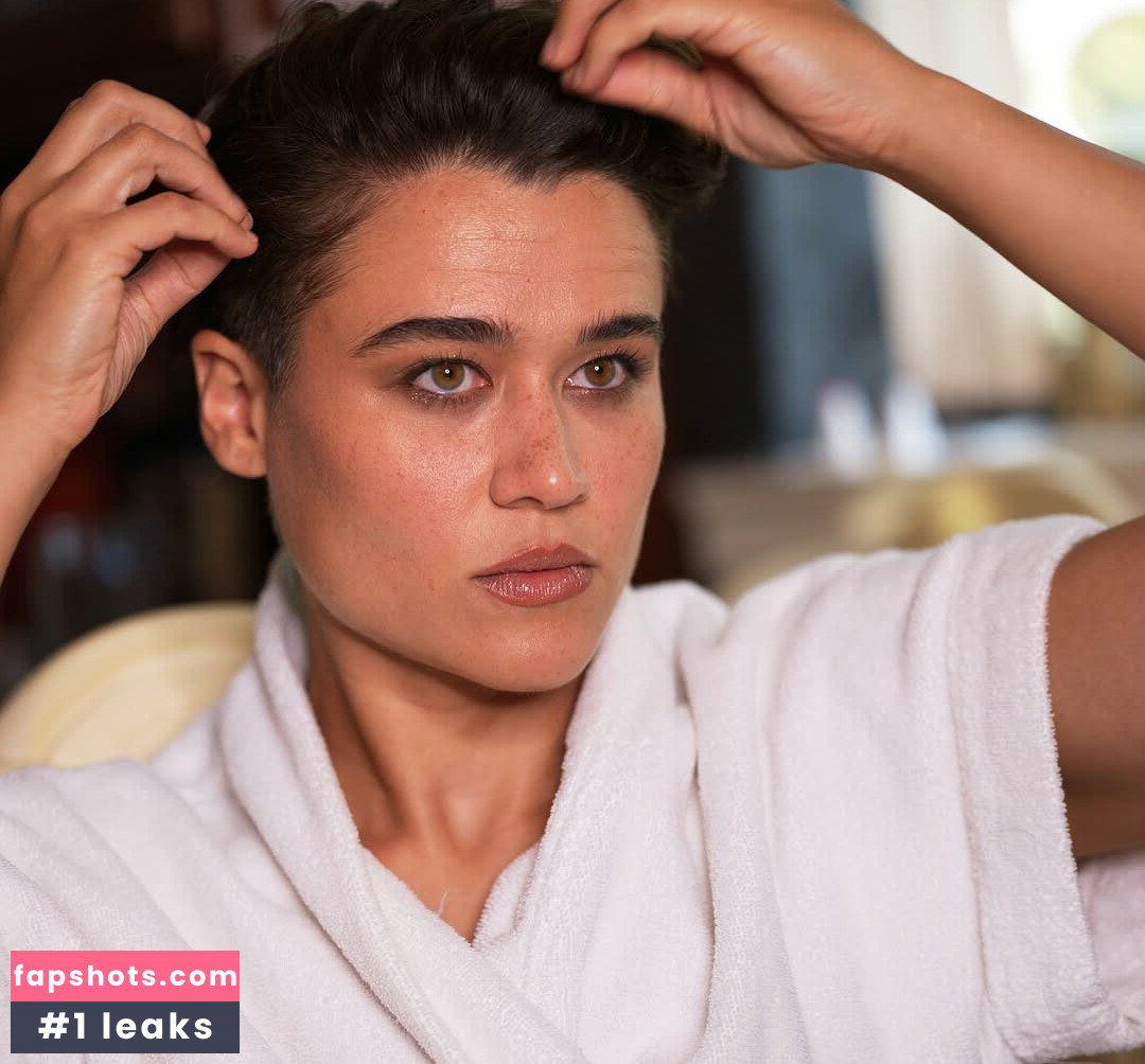 Katy O’Brian gallery photo #13