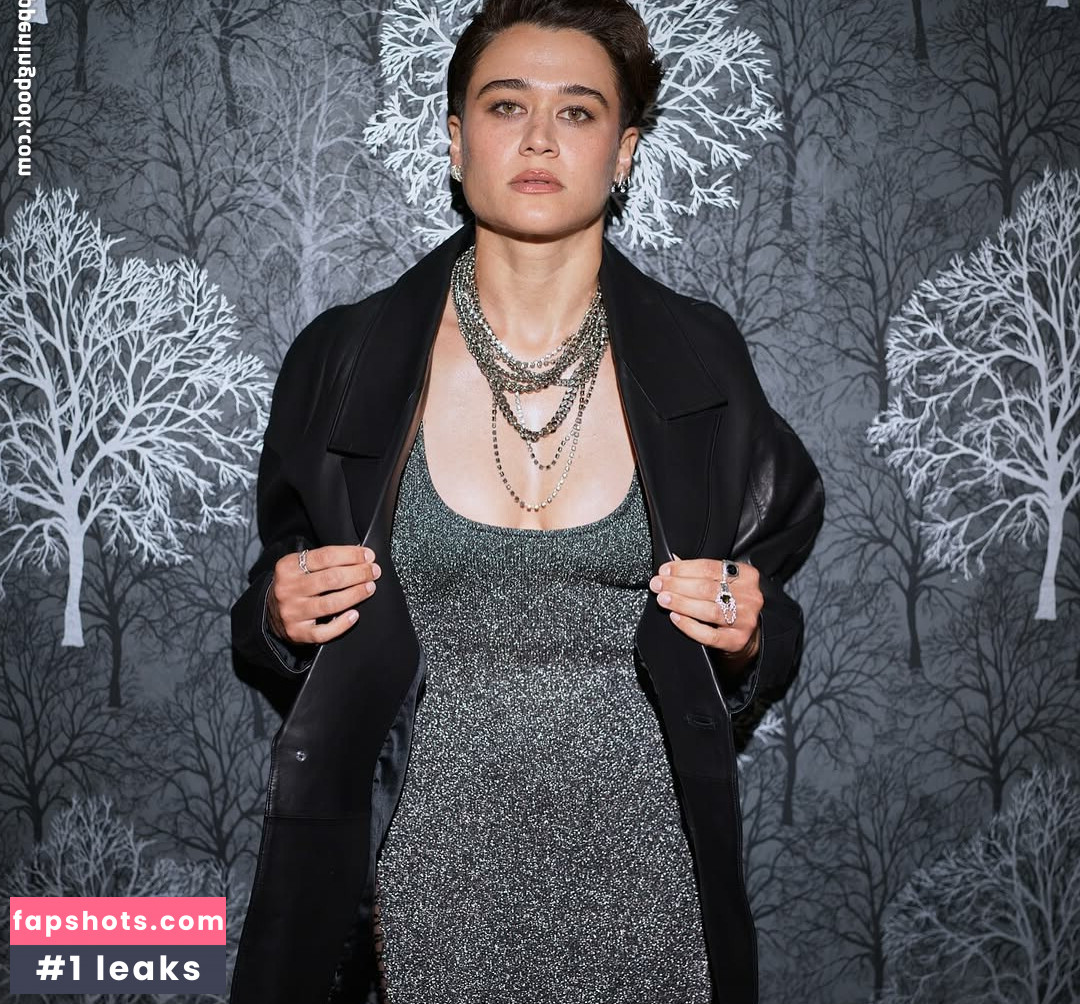 Katy O’Brian gallery photo #17