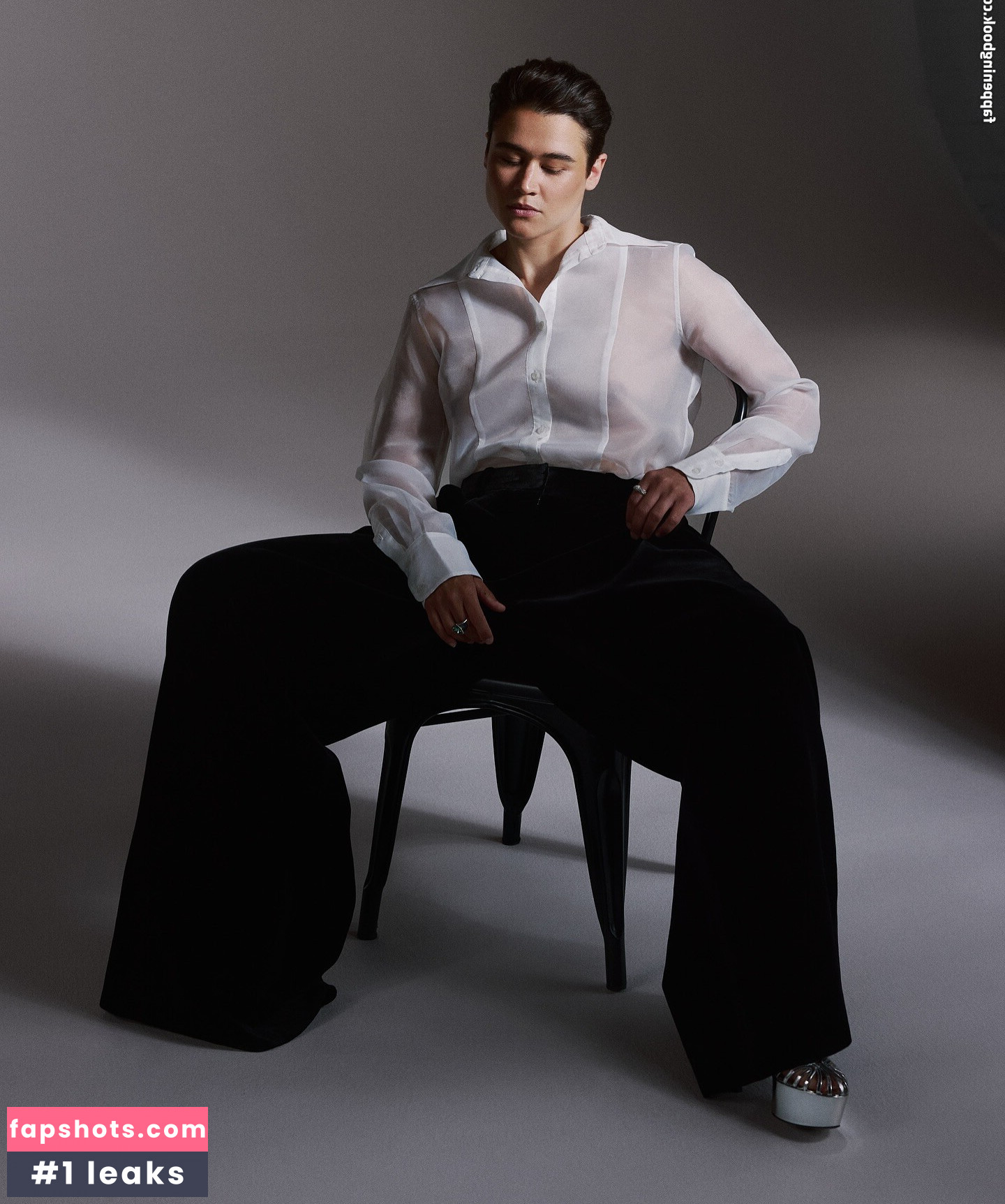 Katy O’Brian gallery photo #22