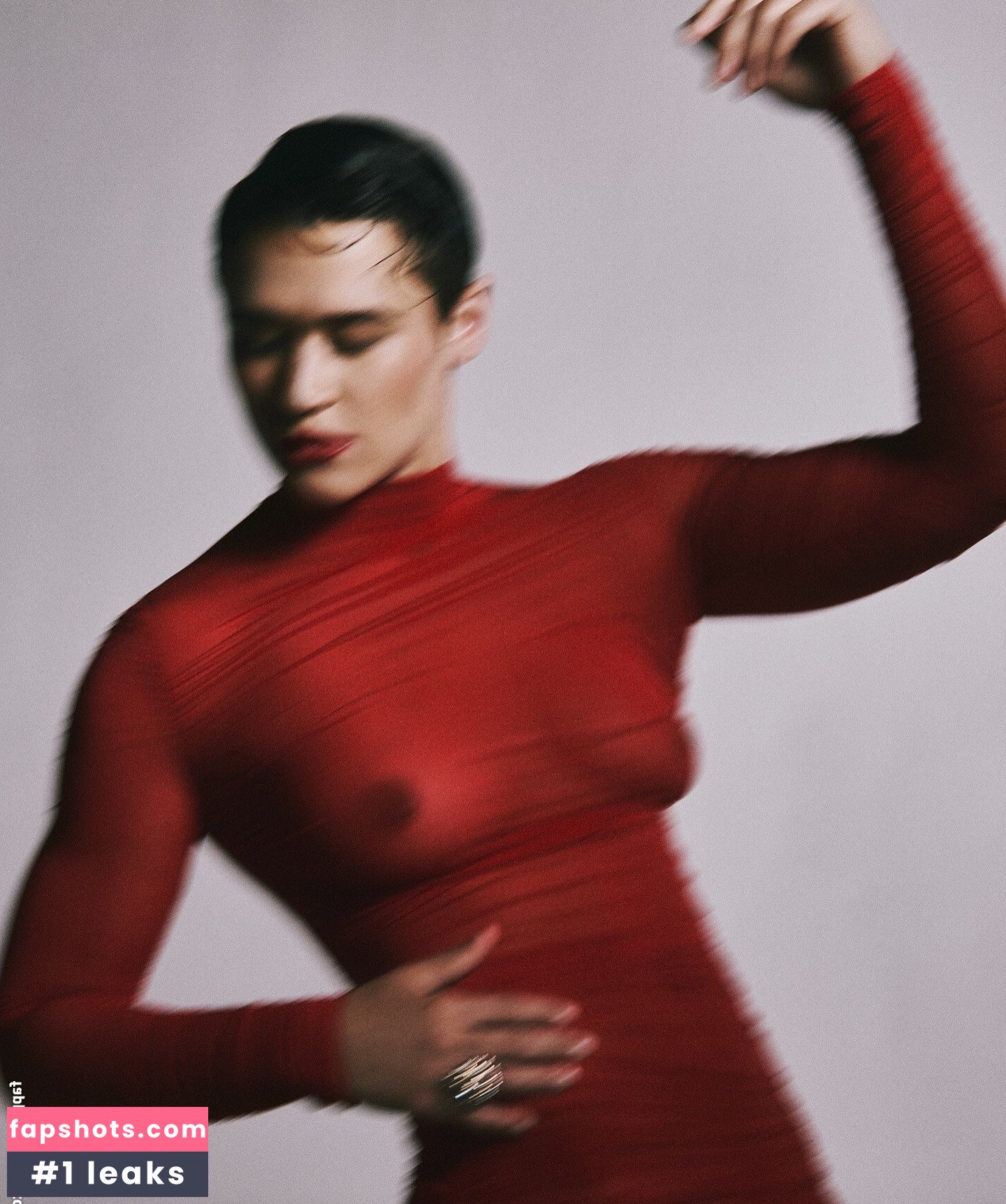 Katy O’Brian gallery photo #36