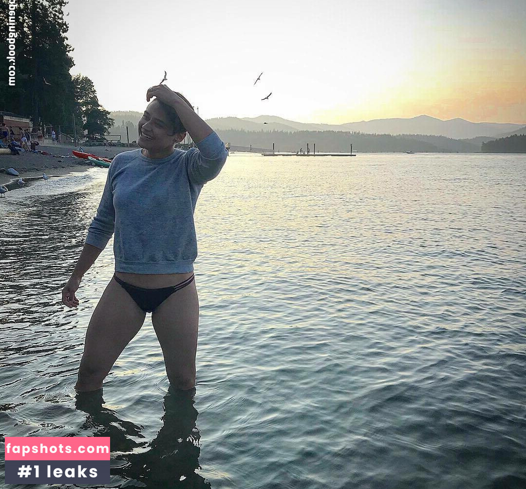 Katy O’Brian gallery photo #5