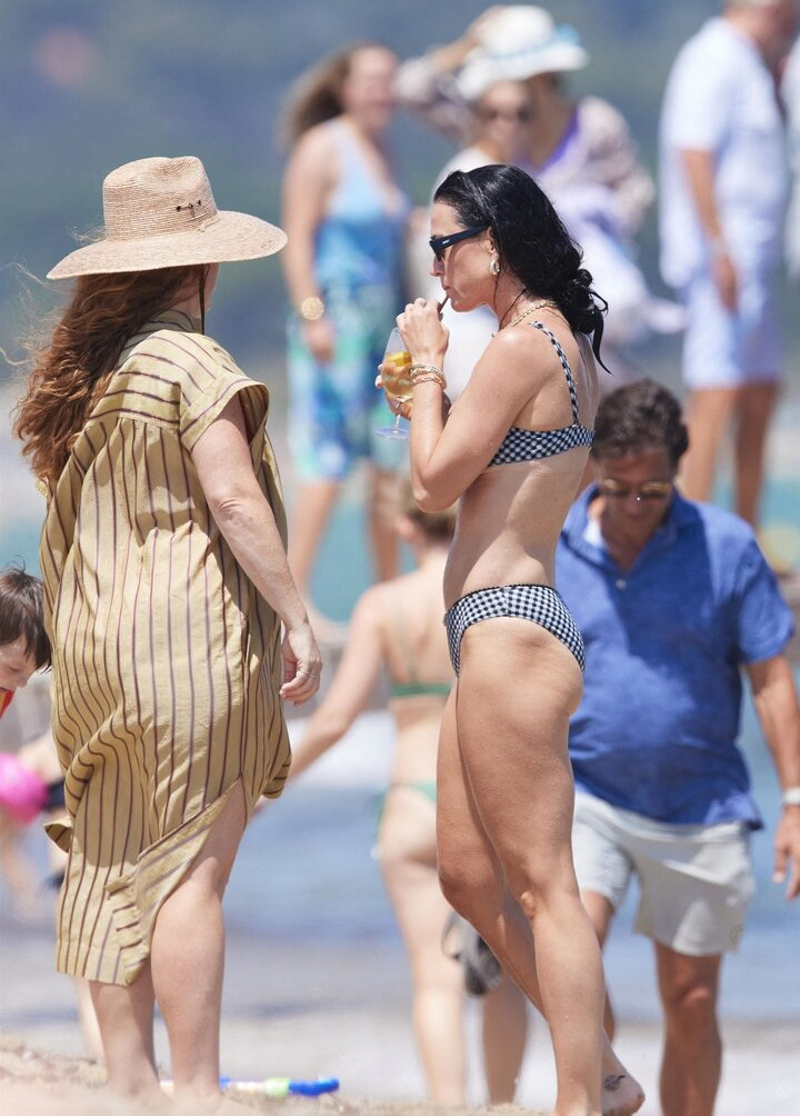 katy-perry-1 gallery photo #1218