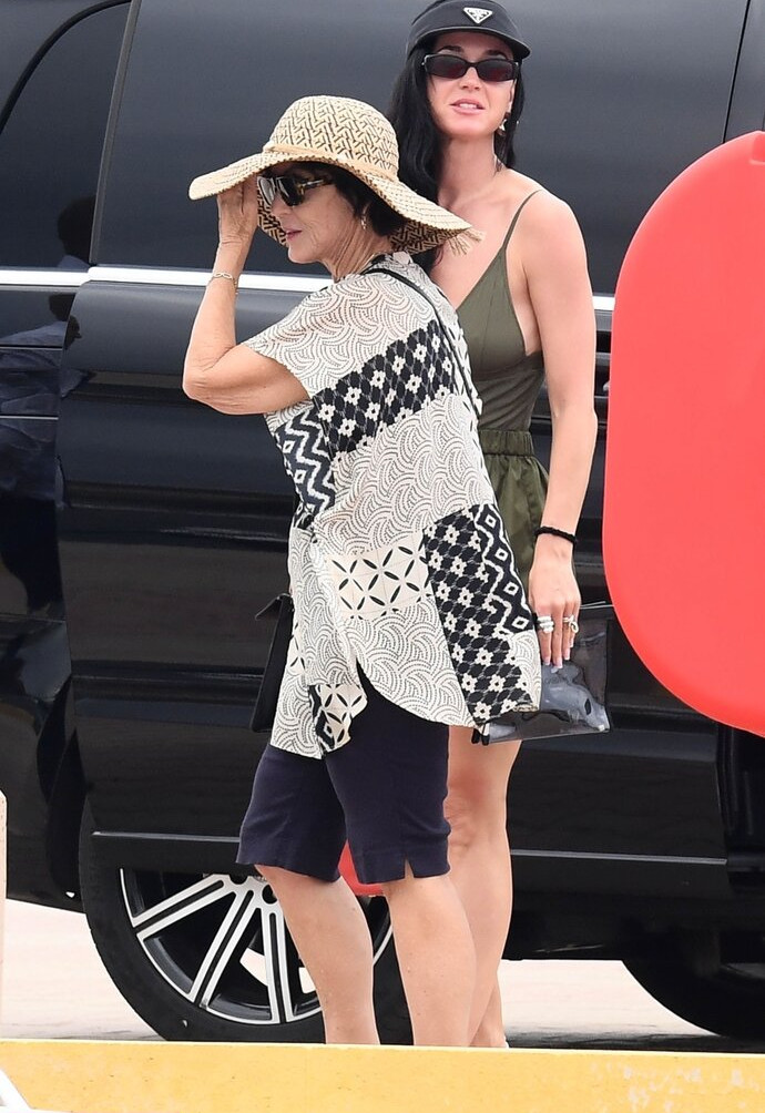 katy-perry-1 gallery photo #1243