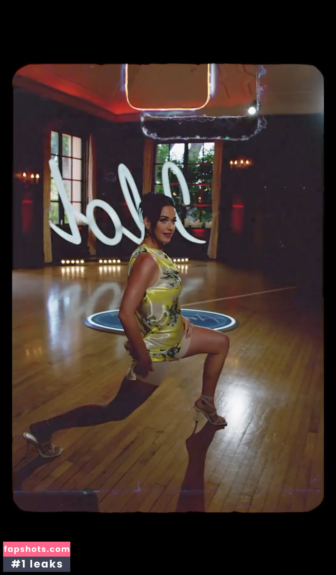 Katy Perry gallery photo #1510