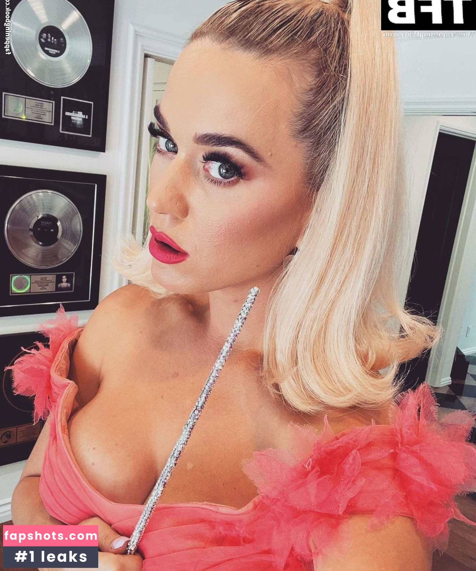 Katy Perry gallery photo #3394