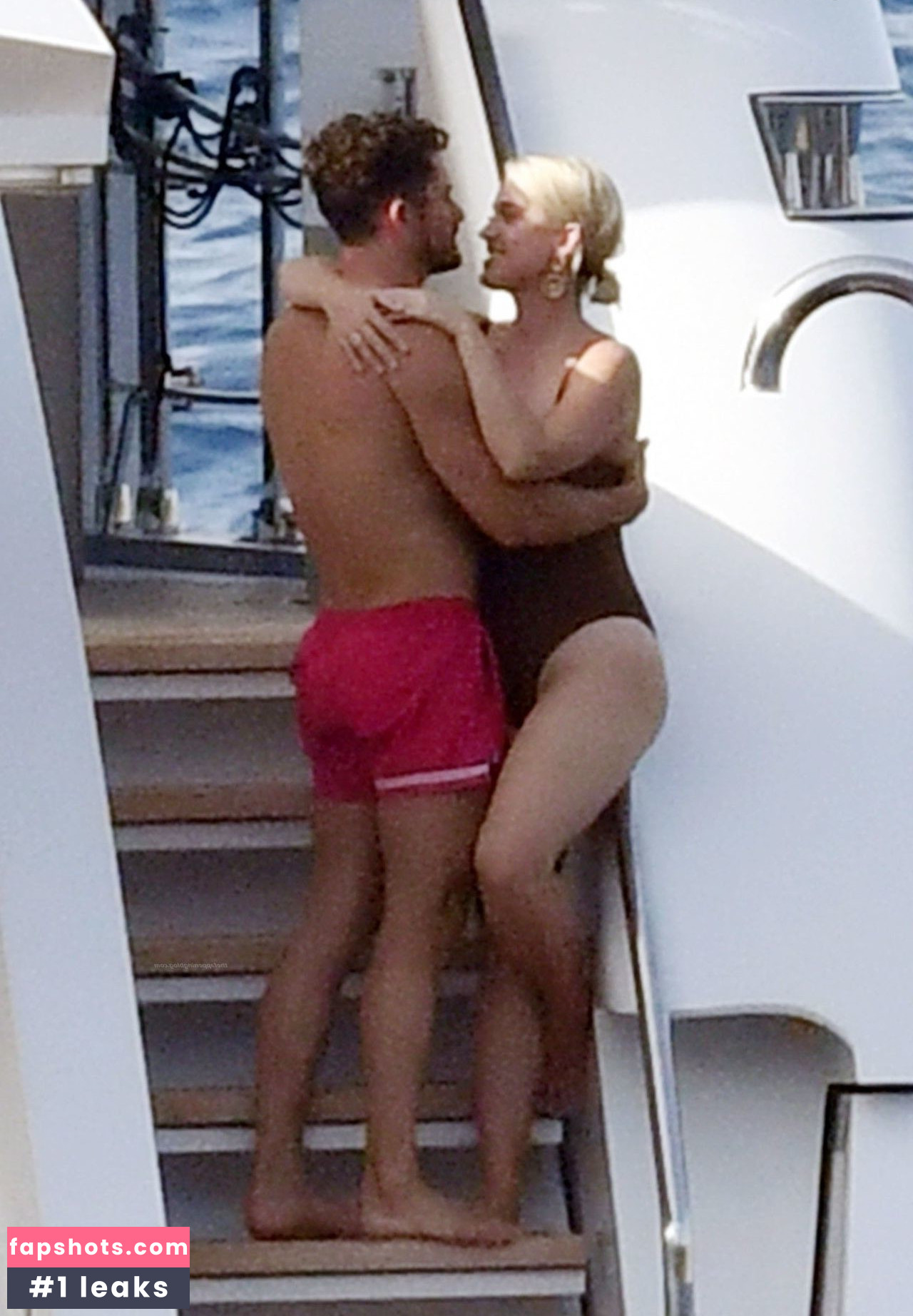 Katy Perry gallery photo #3398