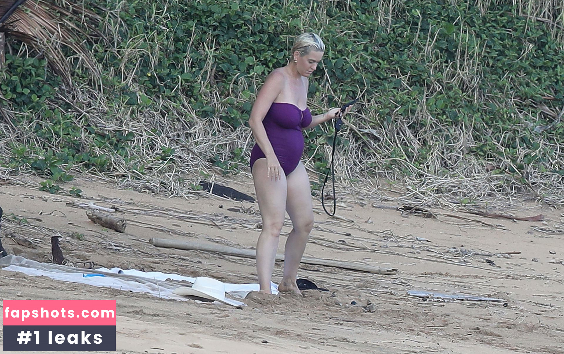 Katy Perry gallery photo #3690