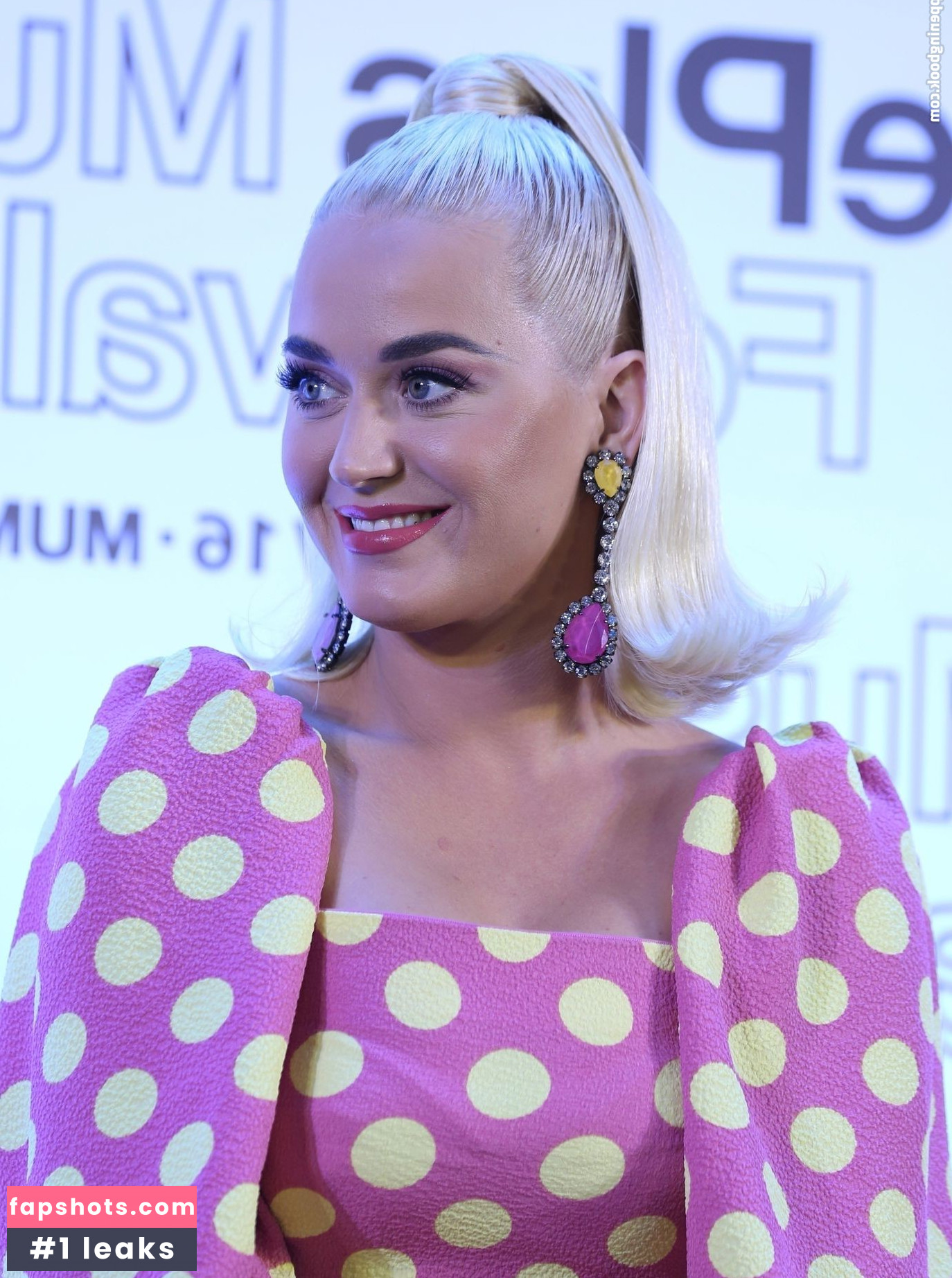 Katy Perry gallery photo #3979