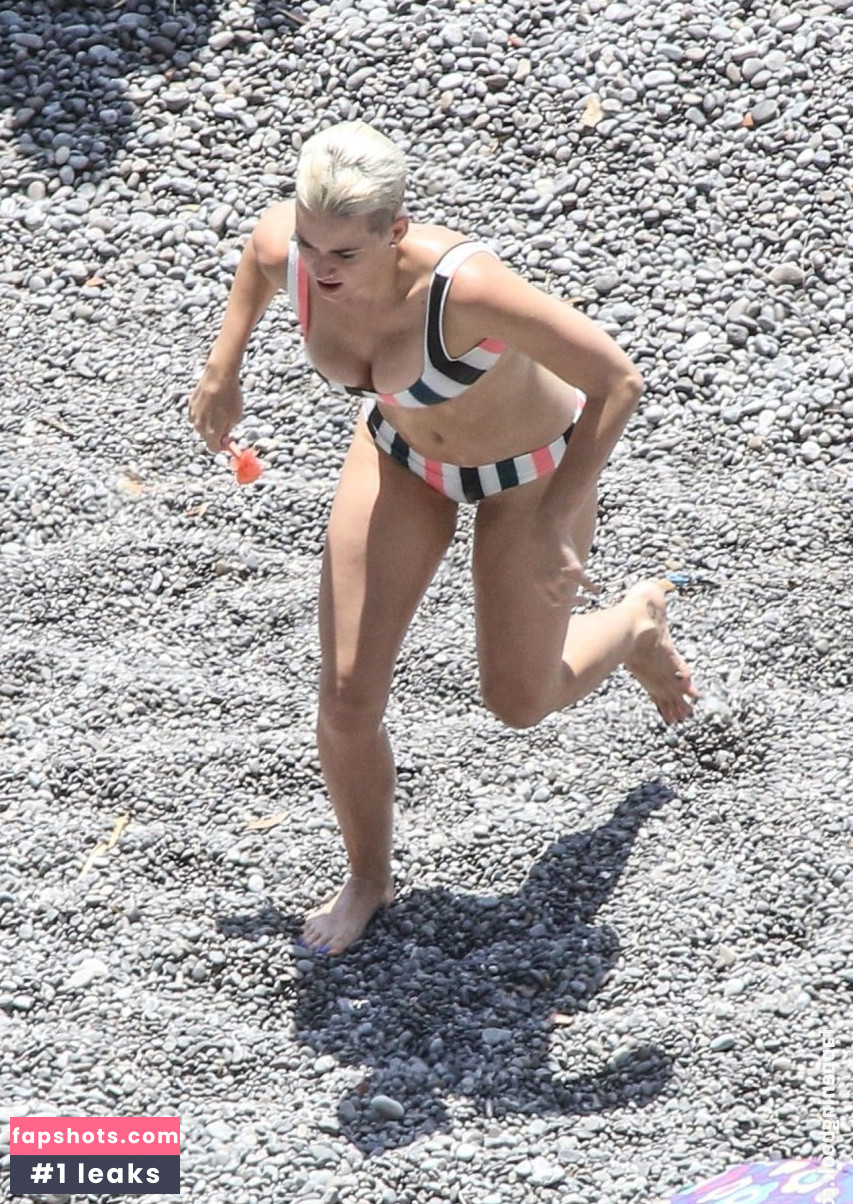 Katy Perry gallery photo #6067