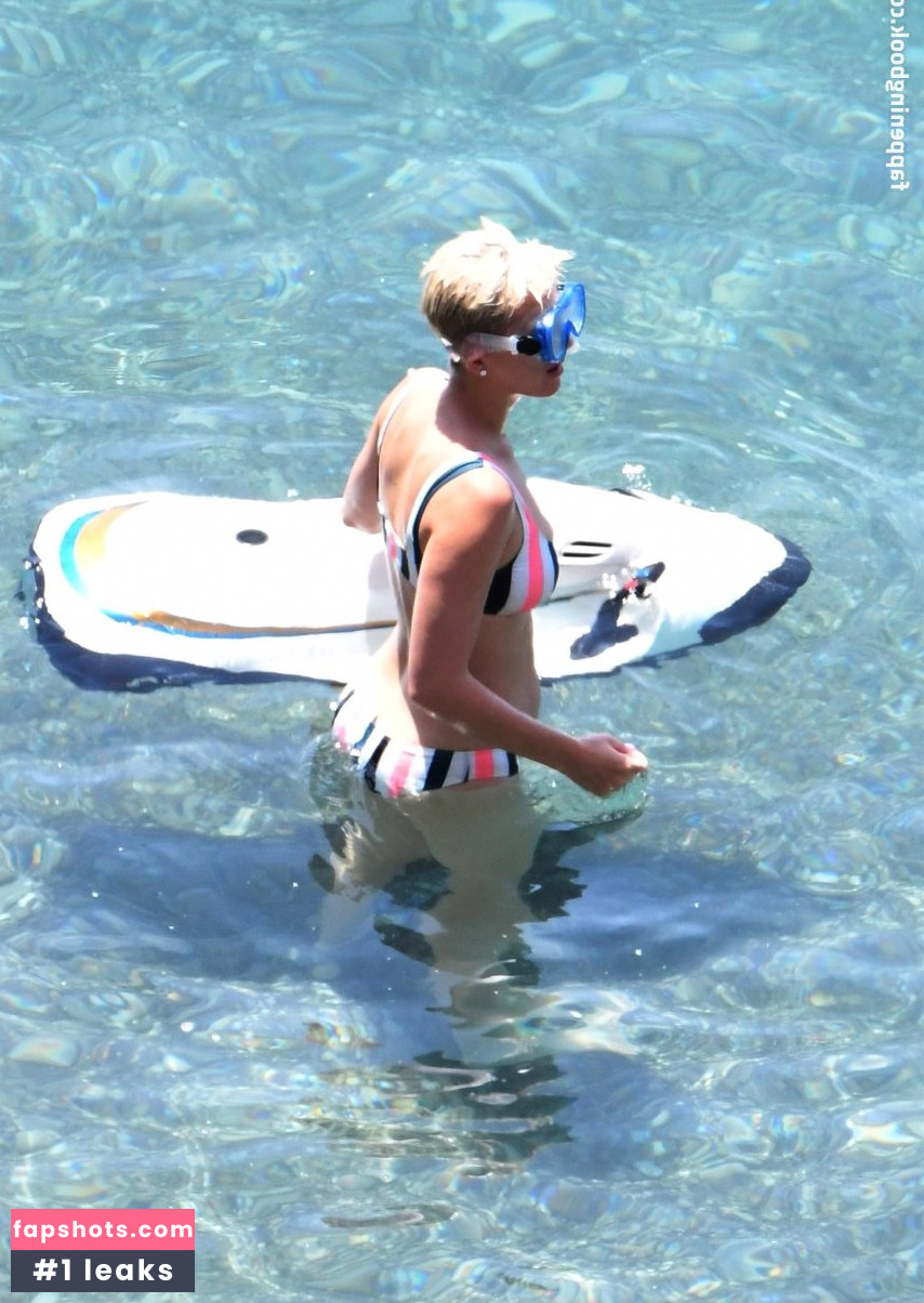 Katy Perry gallery photo #6107