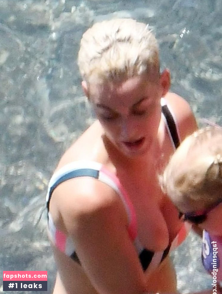 Katy Perry gallery photo #6110