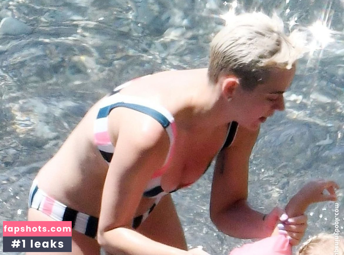 Katy Perry gallery photo #6117