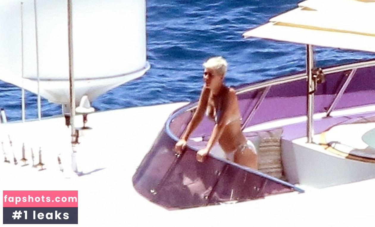 Katy Perry gallery photo #6200