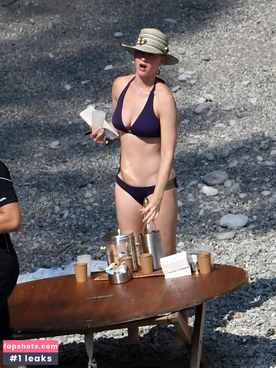 Katy Perry gallery photo #6310