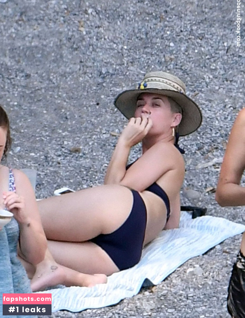 Katy Perry gallery photo #6323