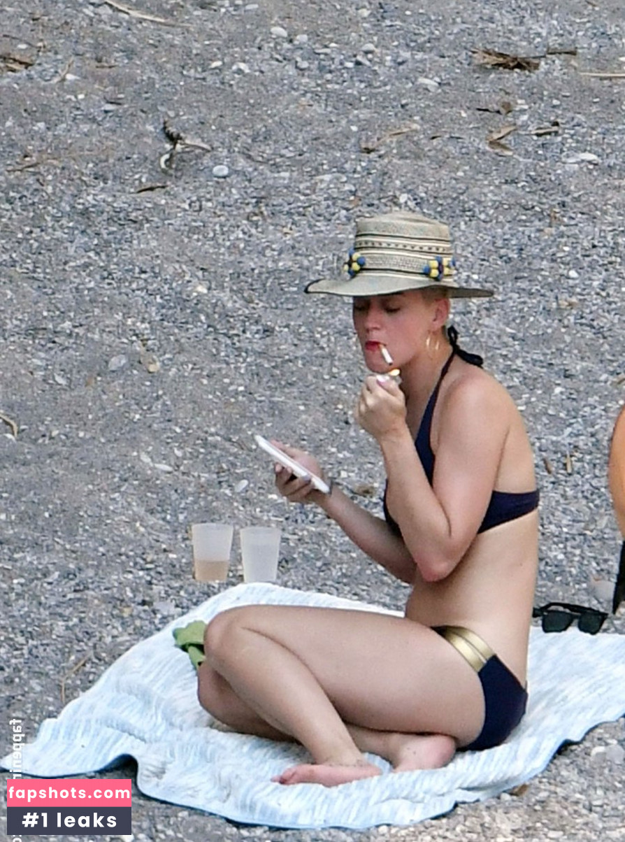 Katy Perry gallery photo #6327