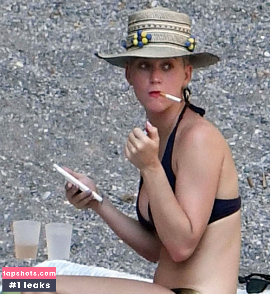 Katy Perry gallery photo #6328