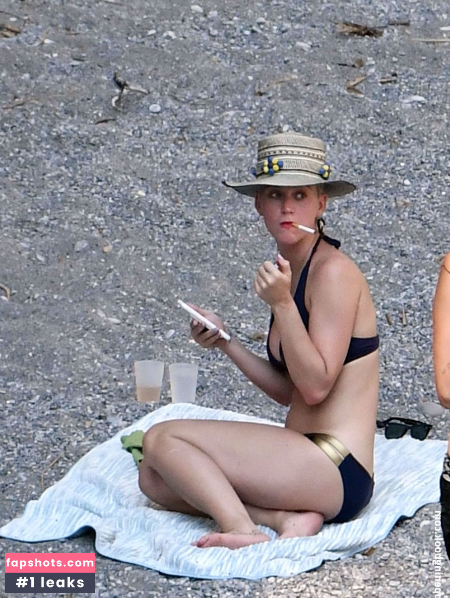 Katy Perry gallery photo #6329