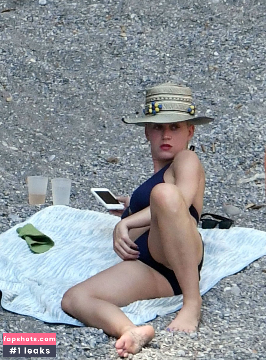Katy Perry gallery photo #6333