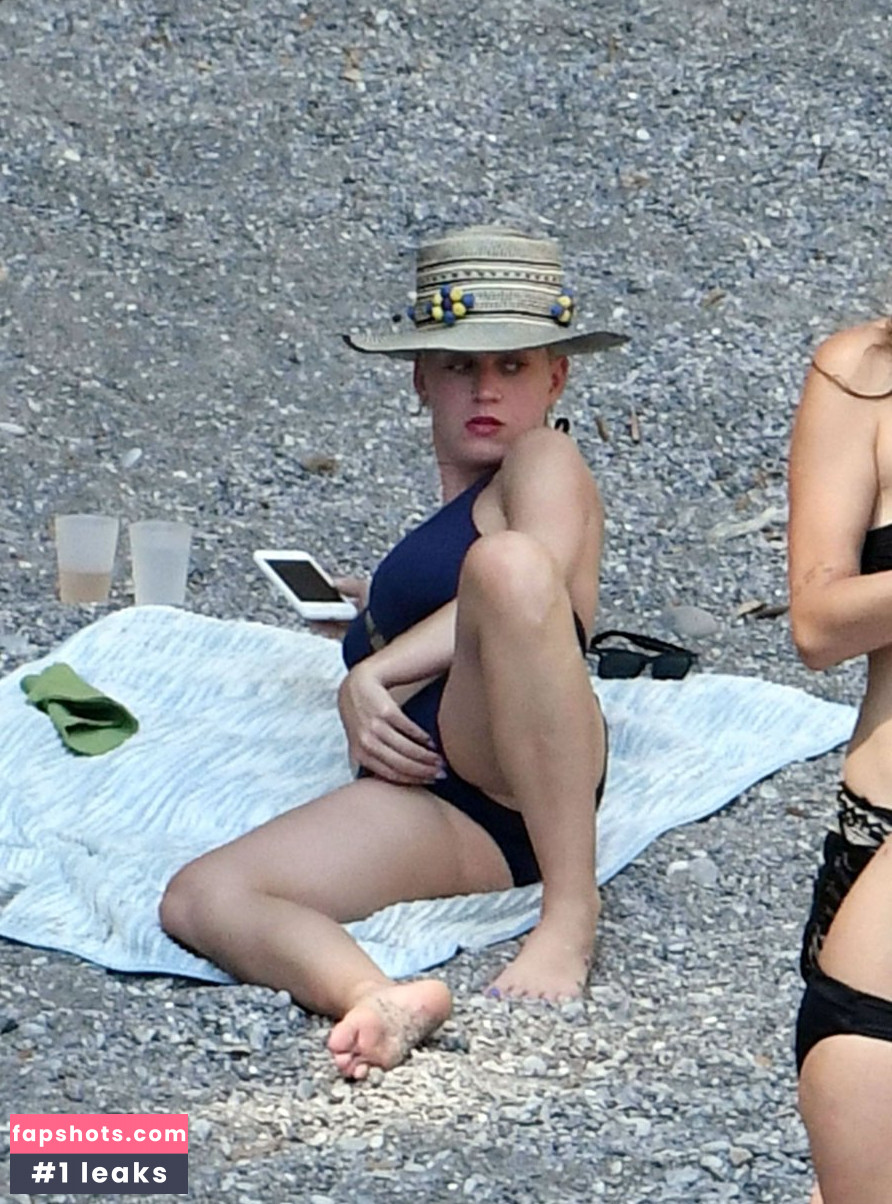 Katy Perry gallery photo #6335