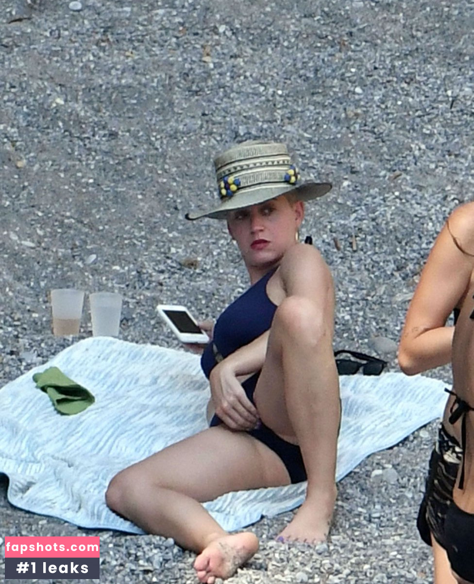 Katy Perry gallery photo #6340