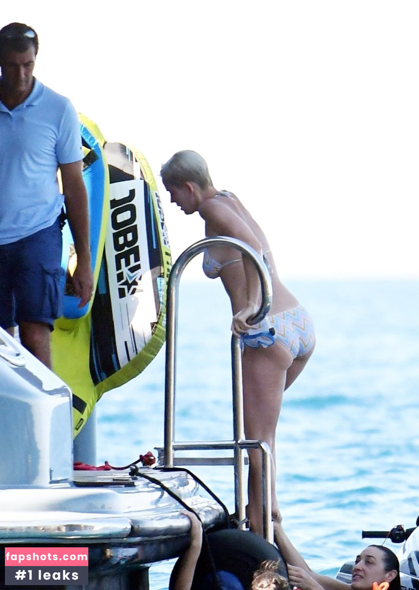 Katy Perry gallery photo #6394