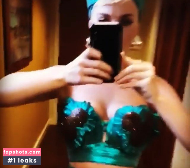 Katy Perry gallery photo #6687