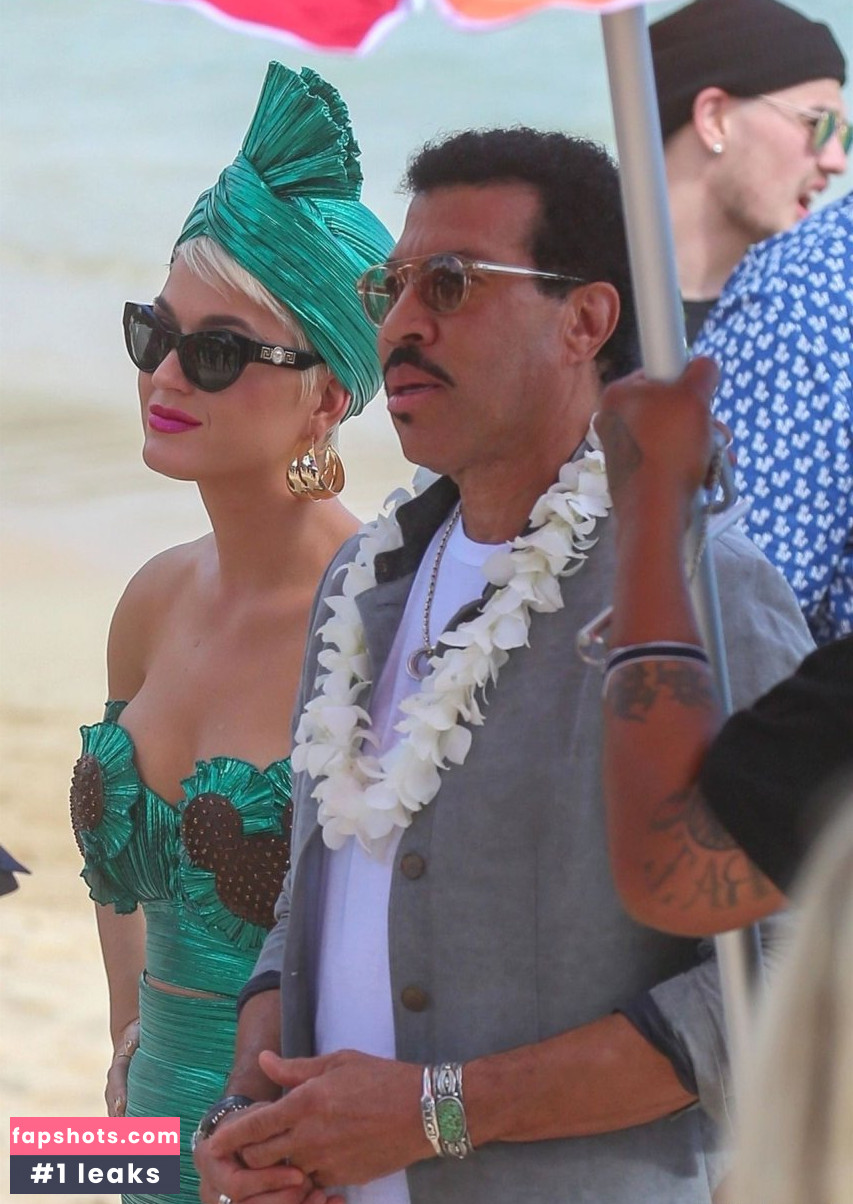 Katy Perry gallery photo #6717