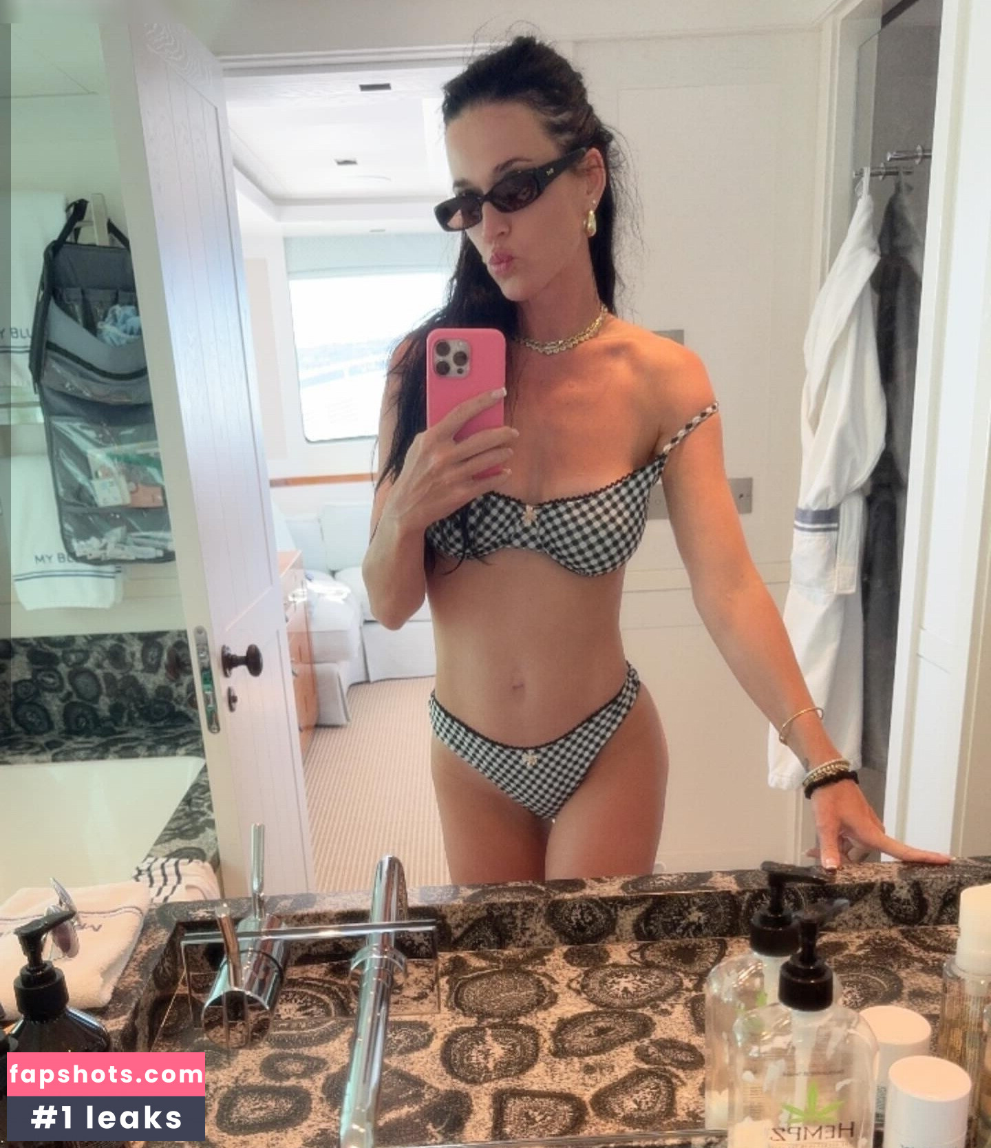 Katy Perry gallery photo #901