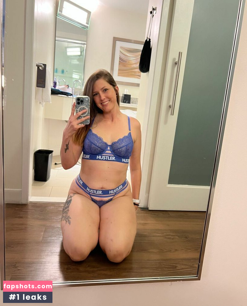 Katy With A Booty gallery photo #5