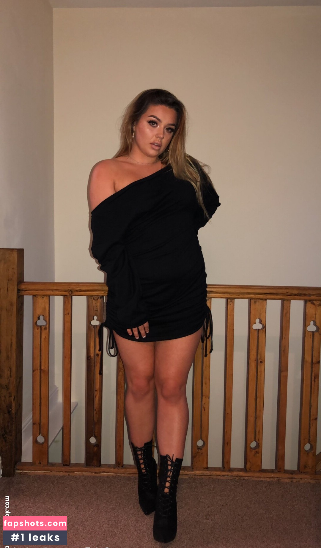 KatyLouise gallery photo #15