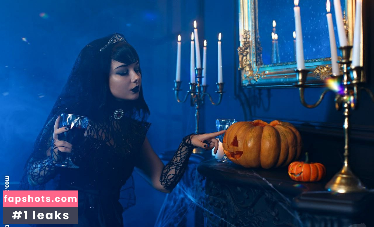 Kavaynayakote nude babe gallery