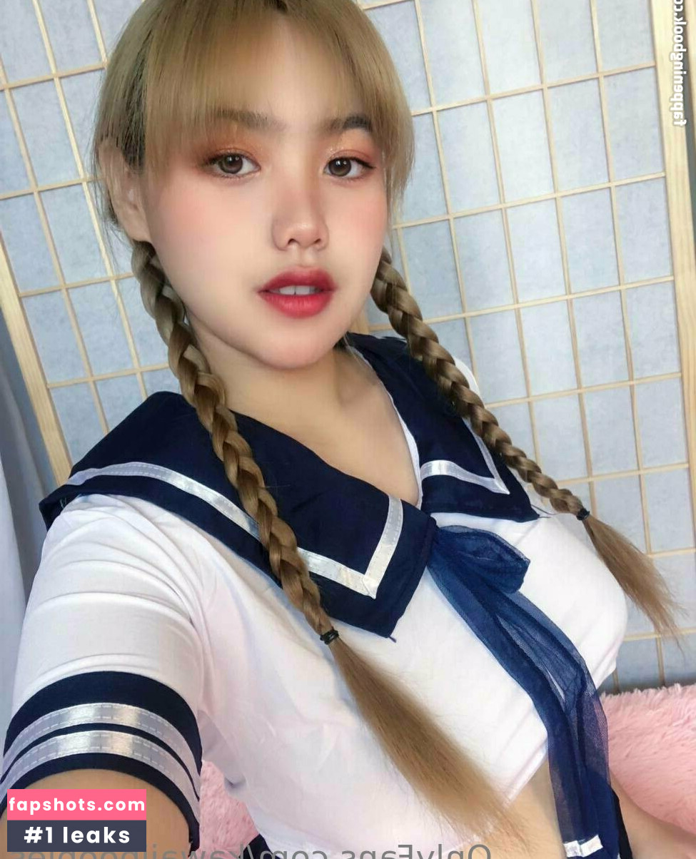 kawaiiboobies nude babe gallery