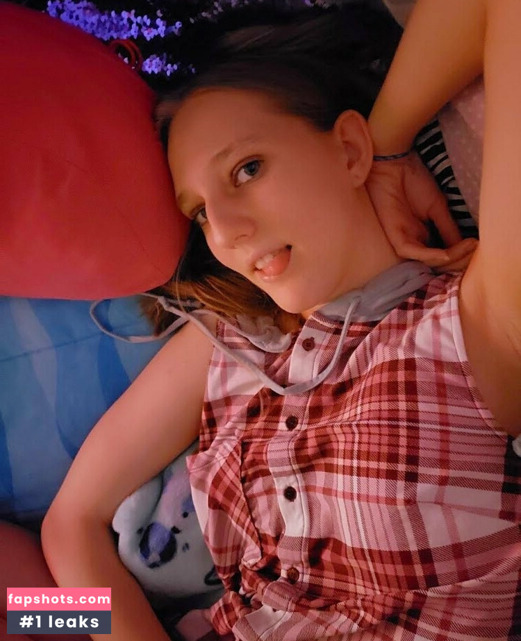 kawaiidragonsfree nude babe gallery