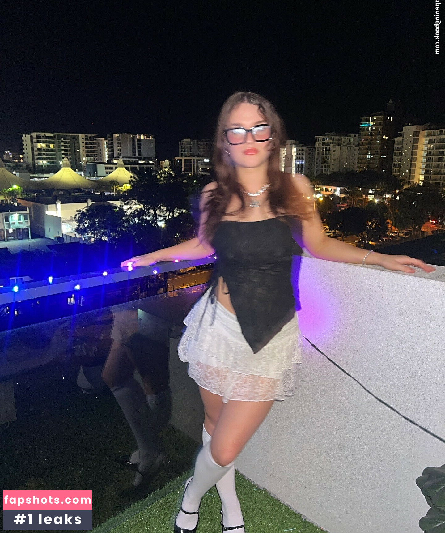 Kayla Oxley gallery photo #4