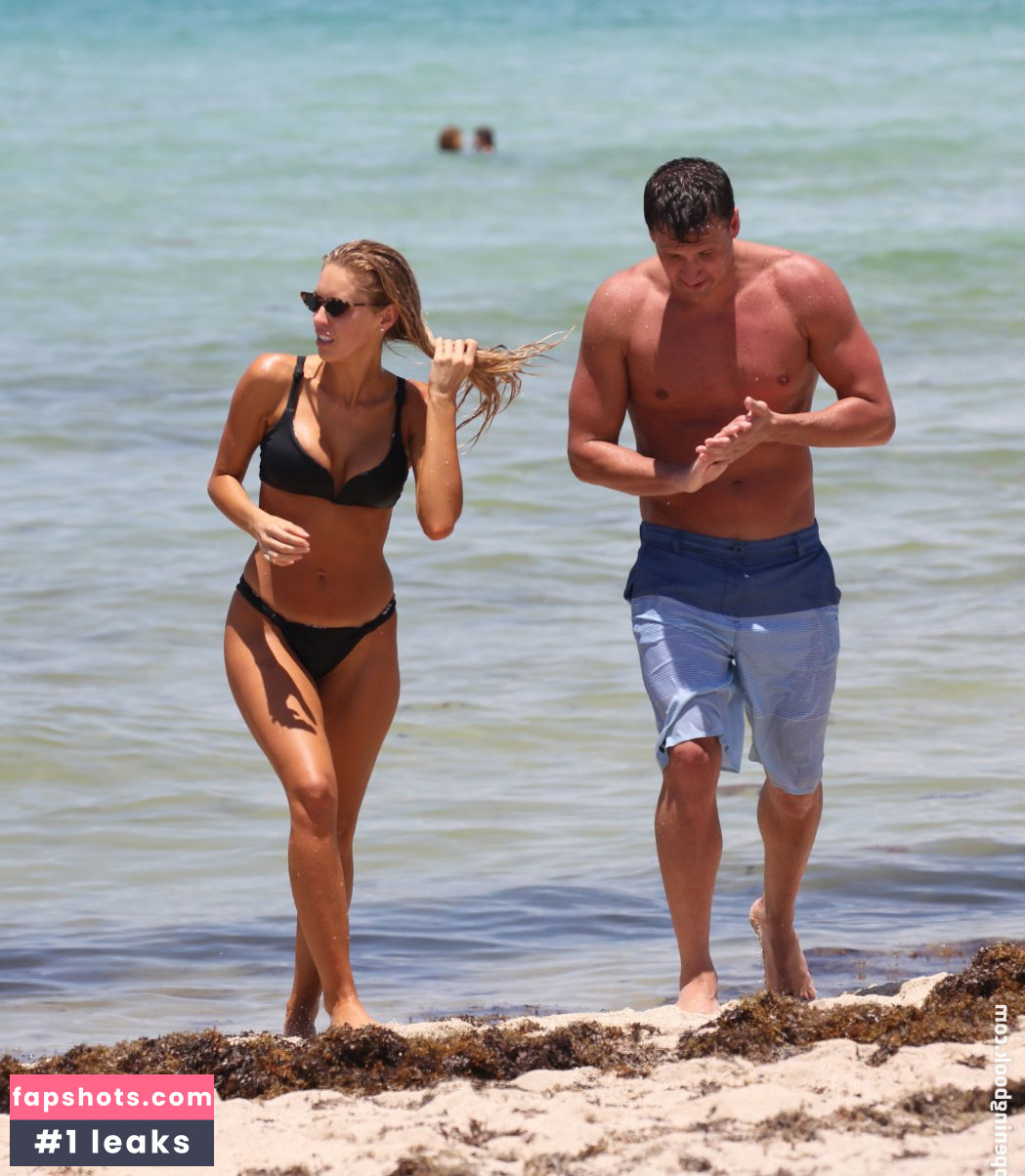 Kayla Rae Reid gallery photo #11