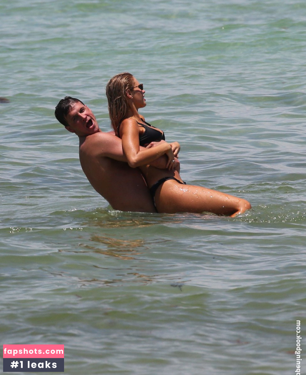 Kayla Rae Reid gallery photo #27