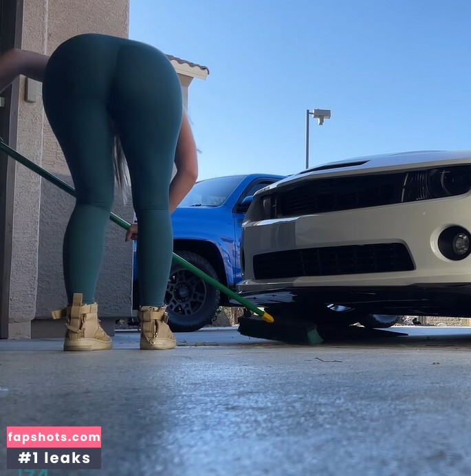 Kayla Rundle gallery photo #14